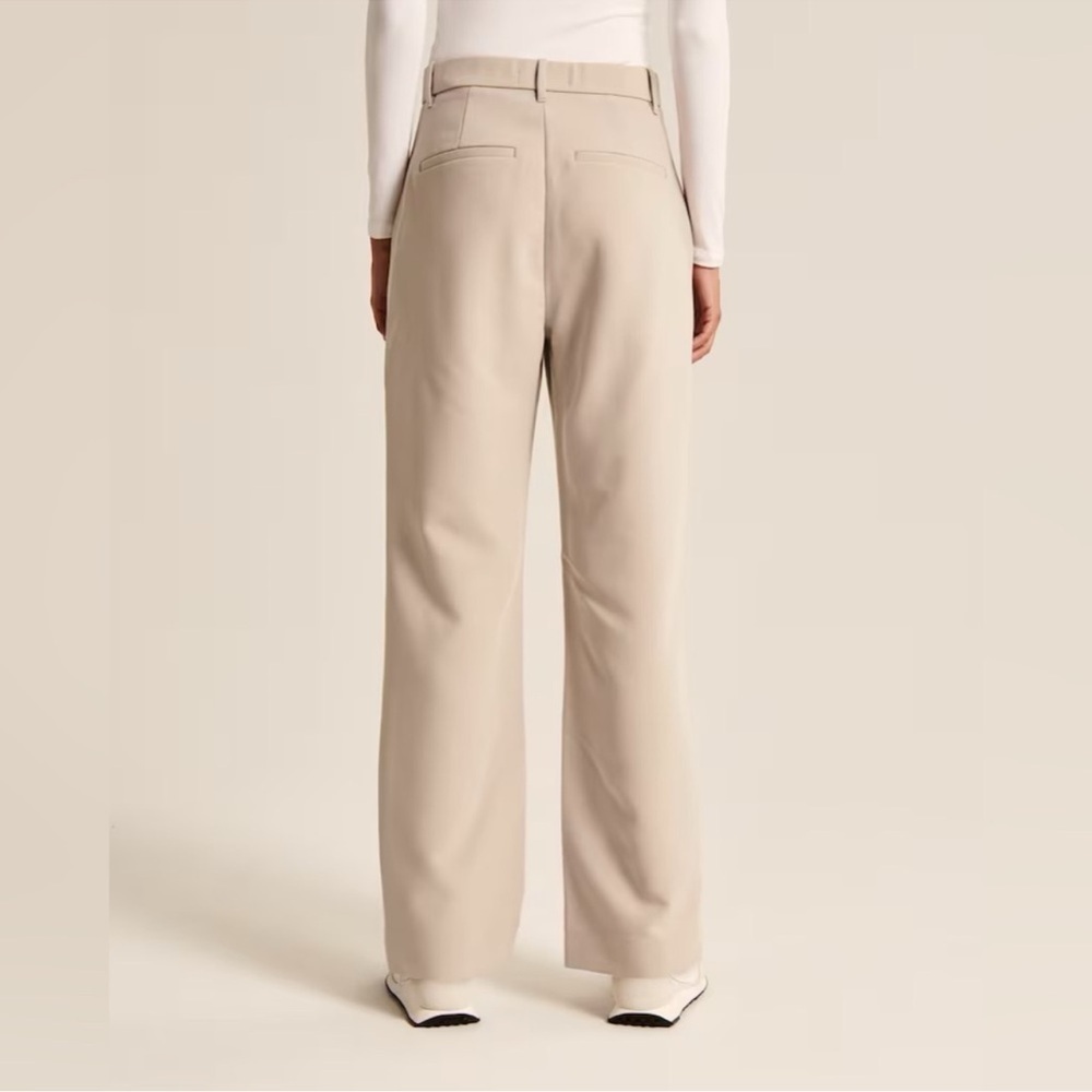 Abercrombie & Fitch Cream Straight Leg Women's Pants size Small- Dark Button - Picture 2 of 9